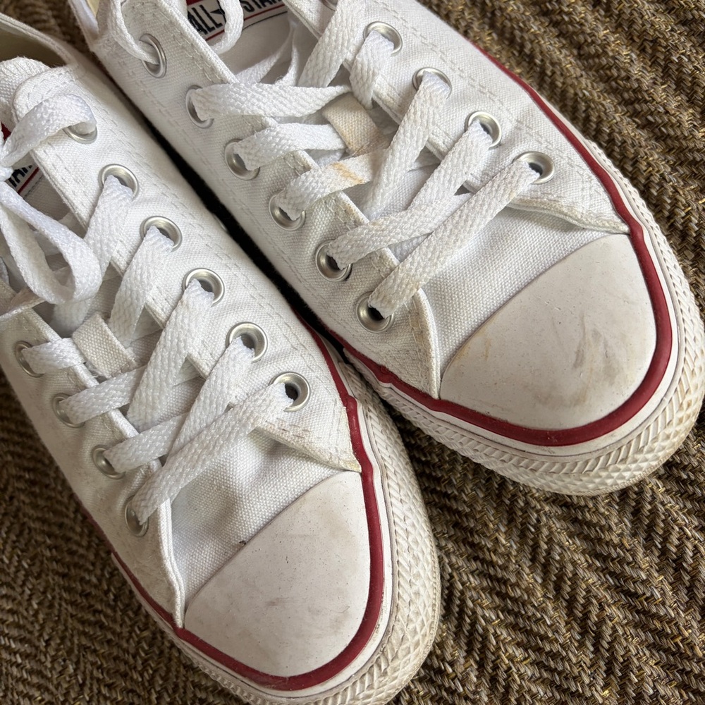 Classic Converse - Picture 2 of 7